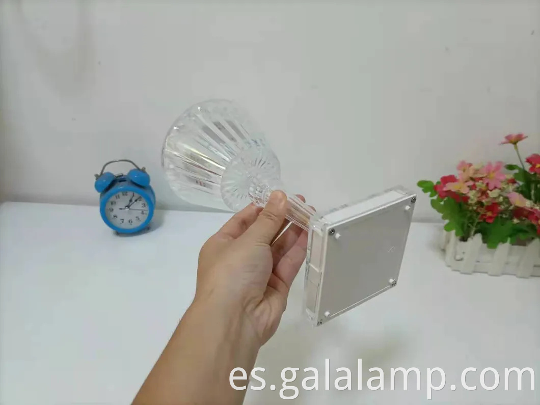 Elegante lámpara de mesa de cristal controlada táctil para casas modernas